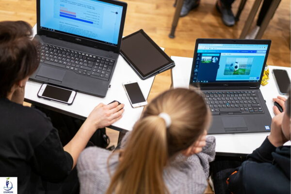 van bang 2 dai hoc cong nghe thong tin 1 1