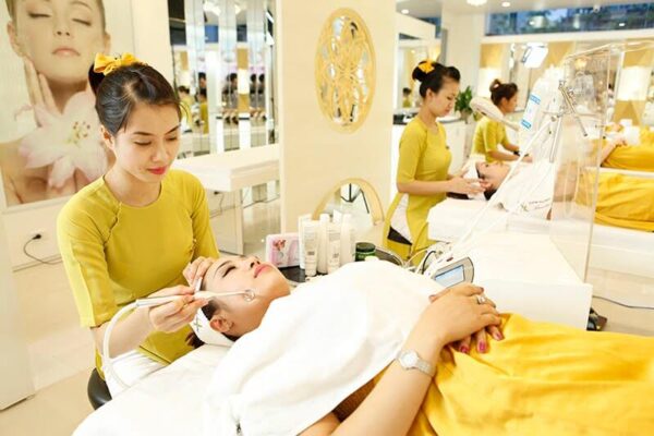 viec lam luong cao nganh lam dep min 600x400 1 1