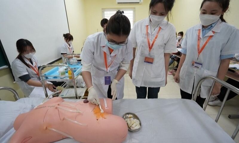 Cơ hội việc làm sau khi có bằng Trung cấp ngành Điều dưỡng 